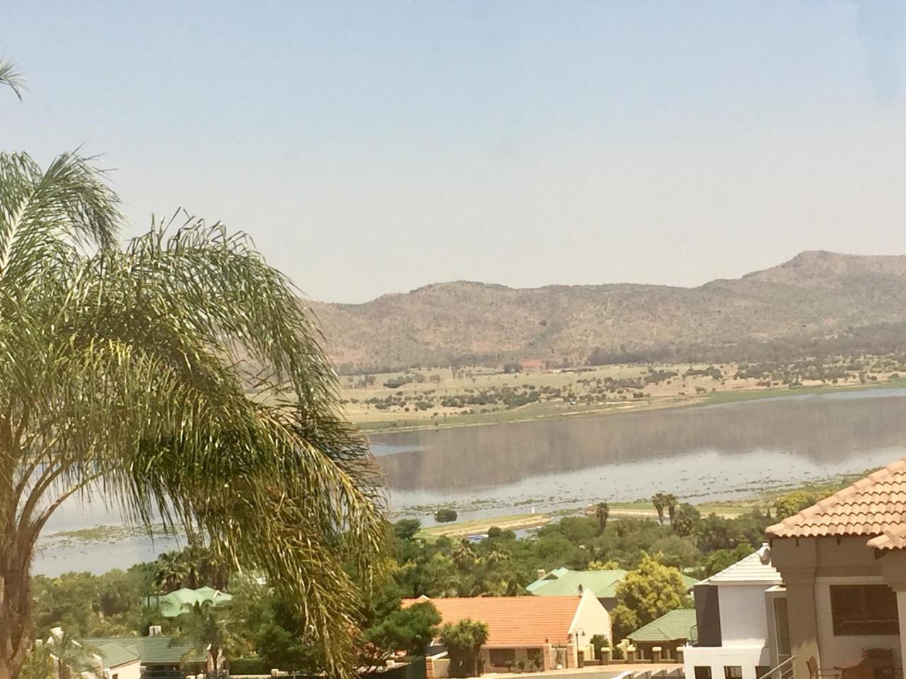 Re-Union Vacations Hotell Hartbeespoort Exteriör bild