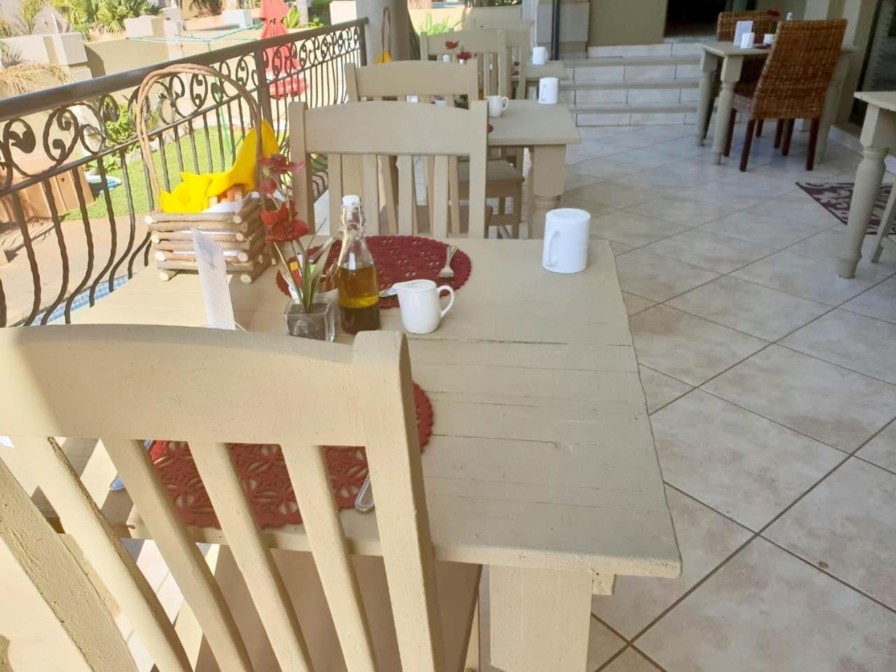 Re-Union Vacations Hotell Hartbeespoort Exteriör bild