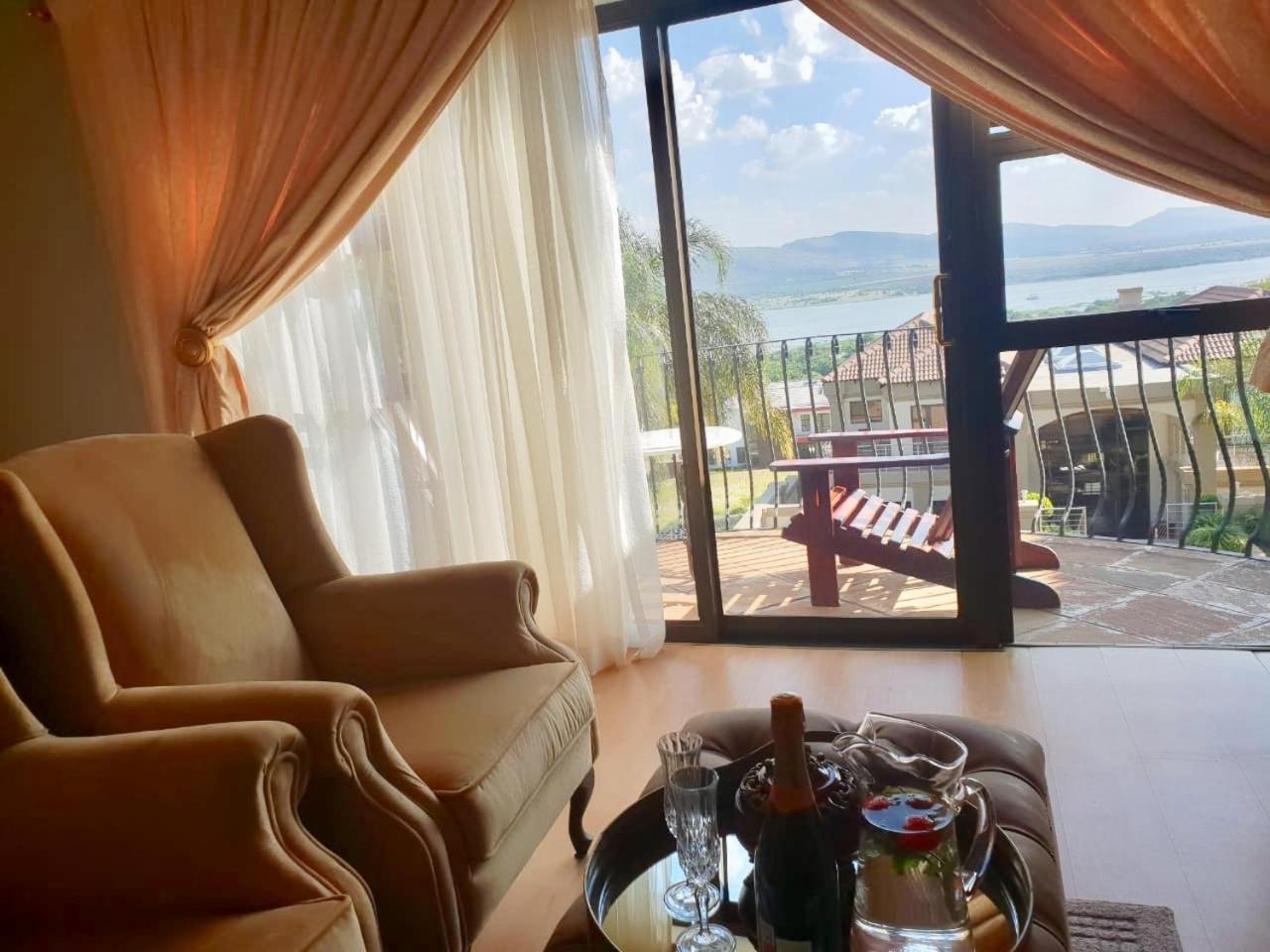 Re-Union Vacations Hotell Hartbeespoort Exteriör bild