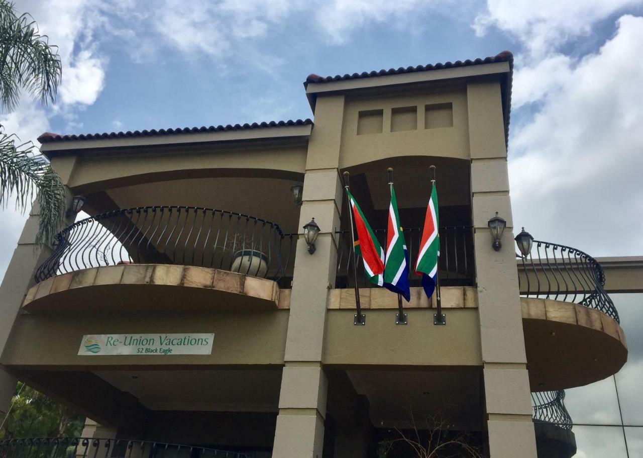 Re-Union Vacations Hotell Hartbeespoort Exteriör bild